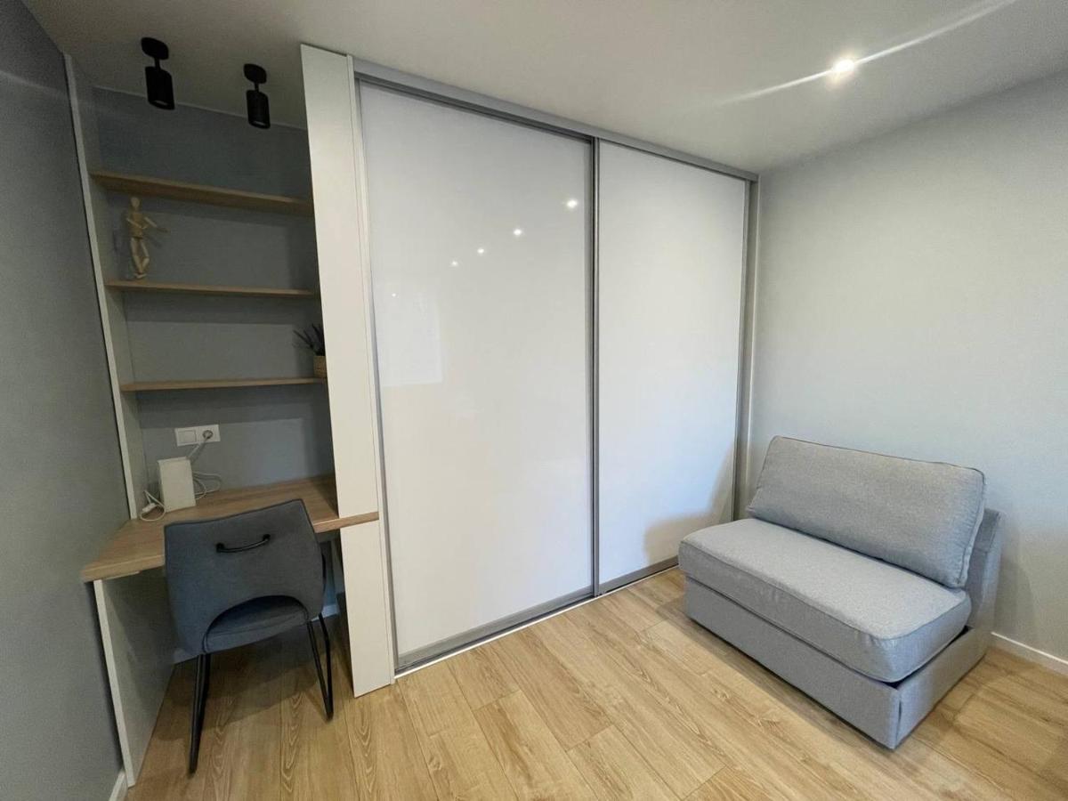 Modern 1Br Haven Near Two Parks Riga Exterior foto