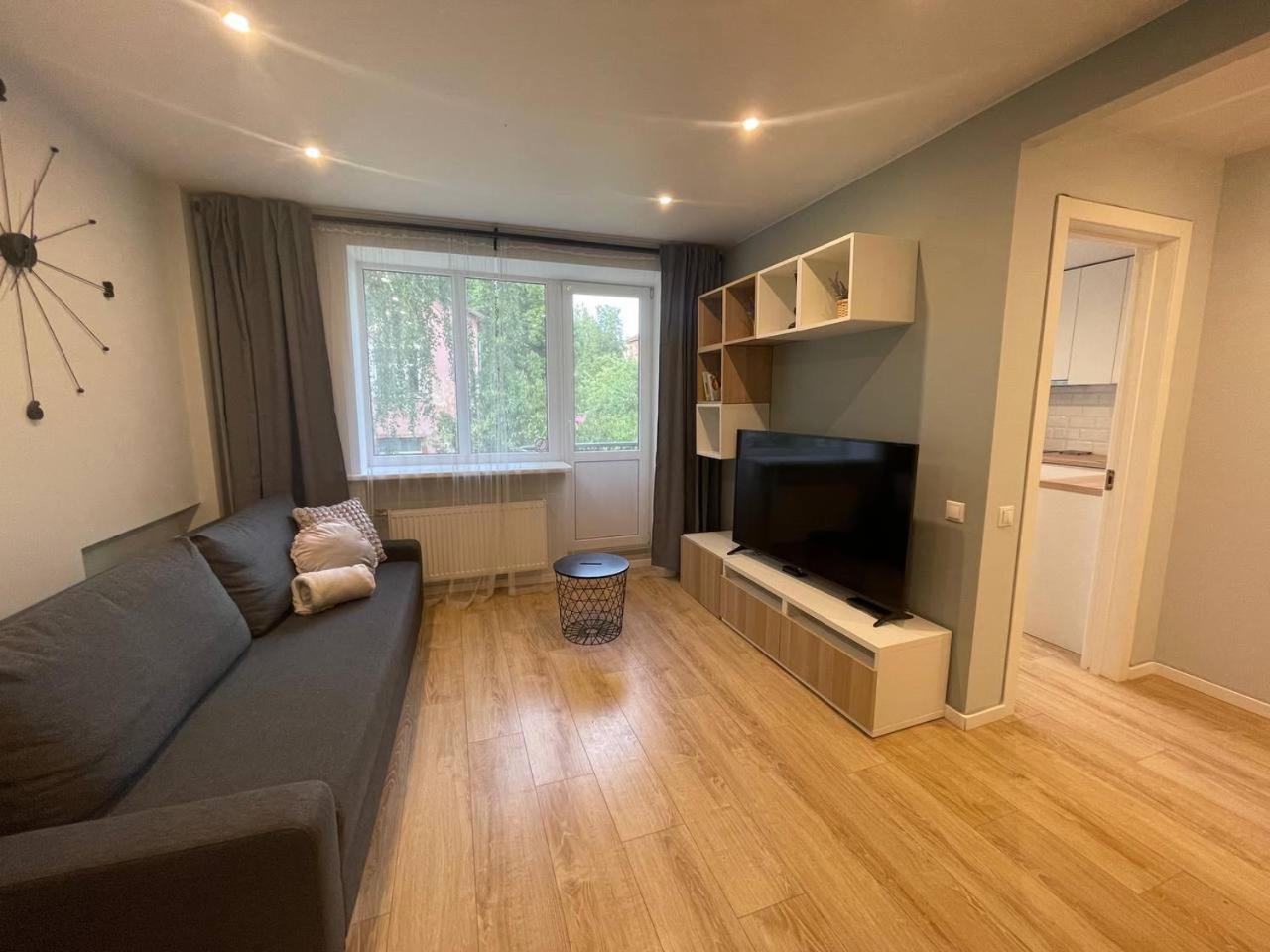 Modern 1Br Haven Near Two Parks Riga Exterior foto